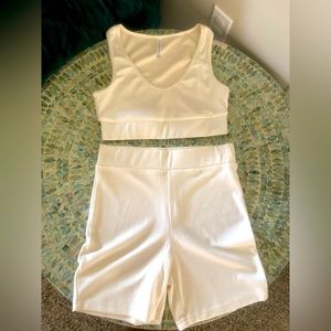 Fabletics ivory cream Terry cloth bra top and biker shorts set NWOT Kate Hudson